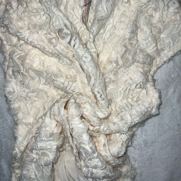 Intimately Free People Bodysuit Lace Rosette Floral In Ivory, Size XSmall, NWOT - Picture 5 of 8